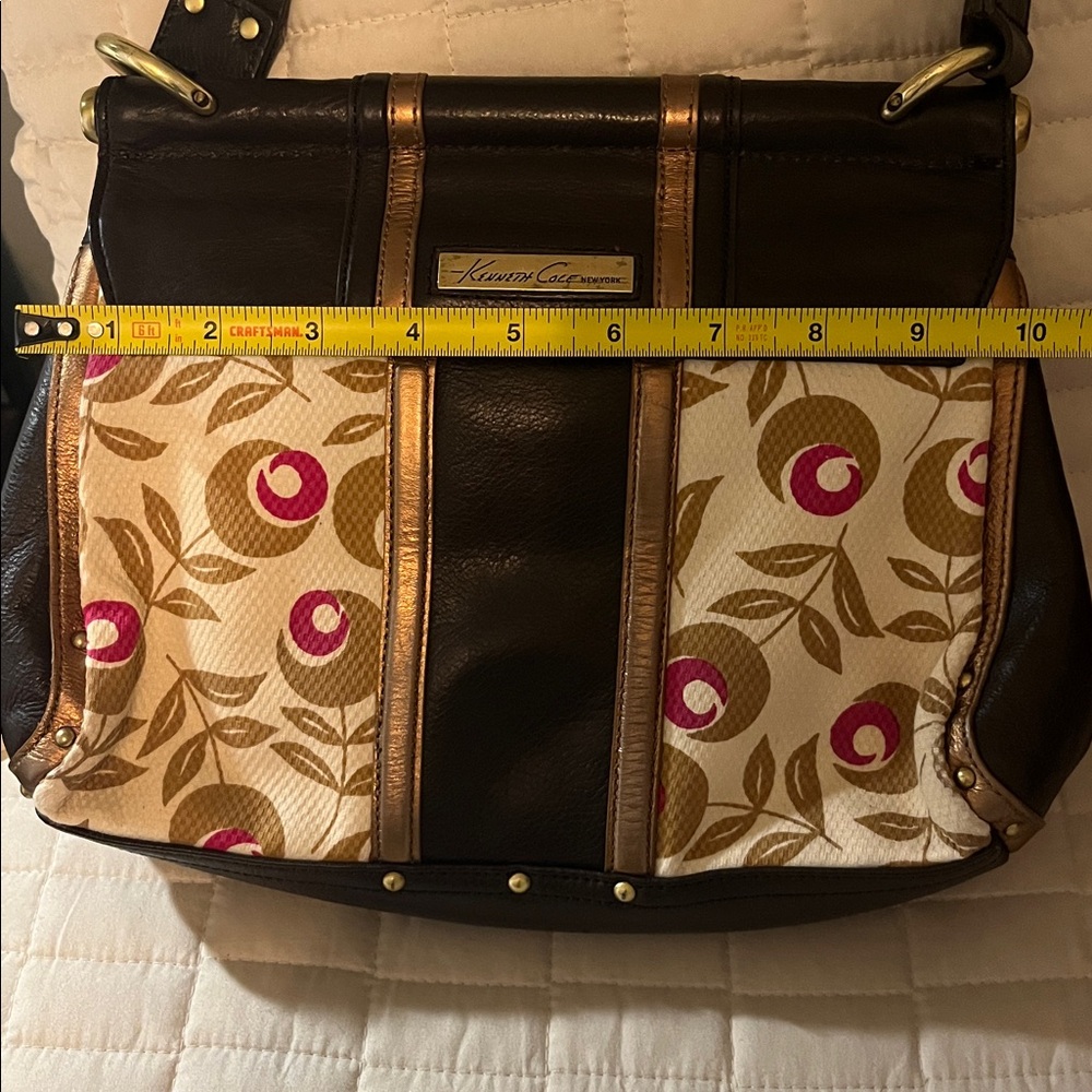 Kenneth Cole Retro Leather purse - Picture 15 of 16